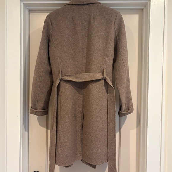 Banana Republicublic wool blend taupe belted wrap coat. - Picture 4 of 5
